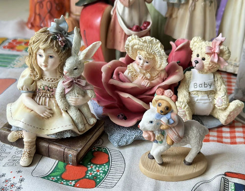 040926-doll-1 Antique Strong Soup Doll Victorian Style Little Girl Resin Ornaments