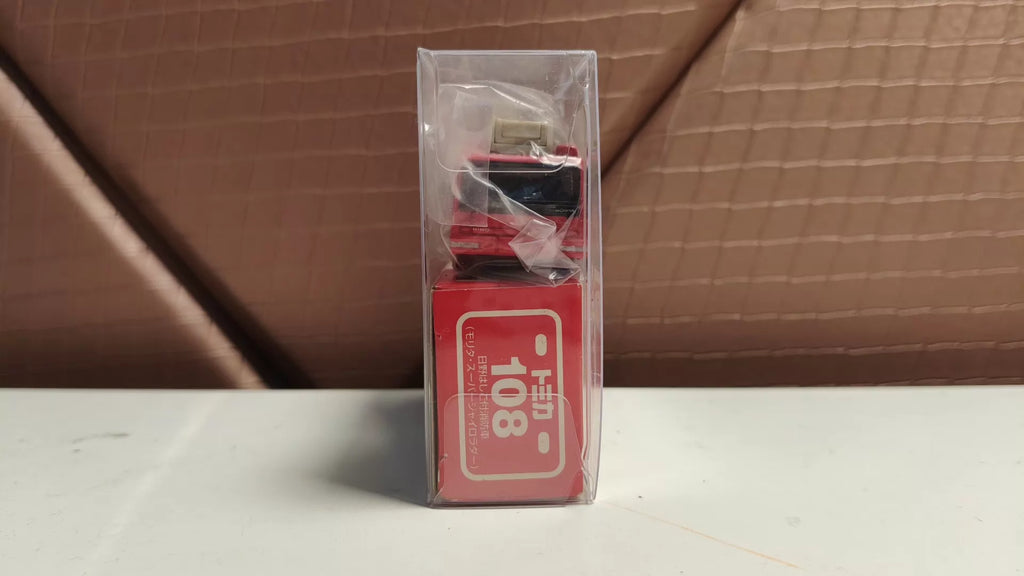 150926-toy-99 TOMICA 108 HINO AERIAL LADDER FIRE TRUCK
