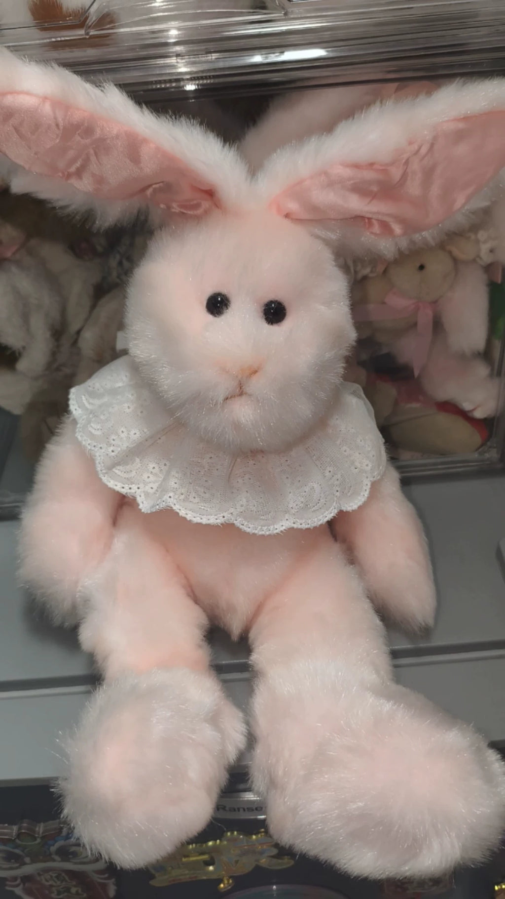 250926-toy-41 Pearl Rabbit