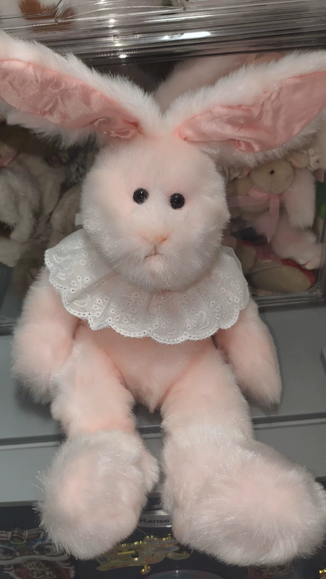 250926-toy-41 Pearl Rabbit