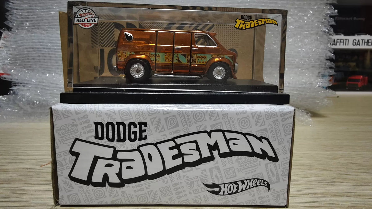 260926-toy-42 Hot Wheels RLC Only the door is dismantled and ground not lowered Red Line Club Dodge With Box