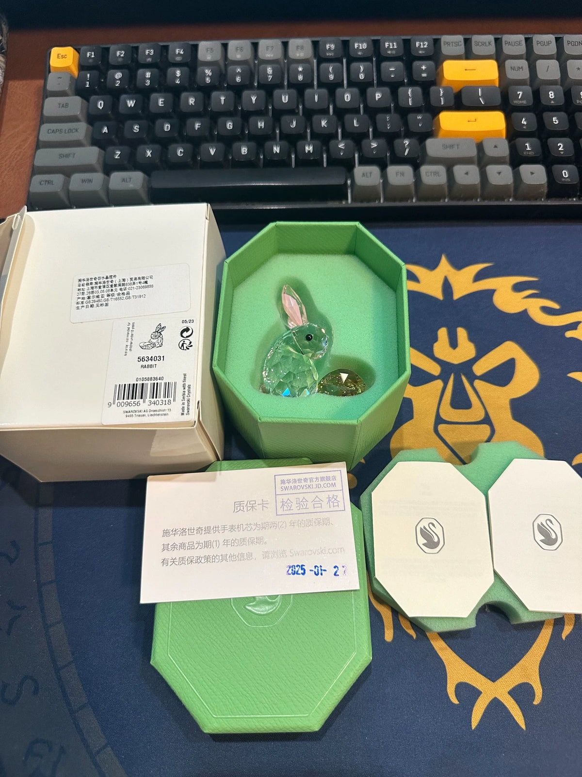 081026-toy-16 Swarovski Ornaments Fortune Seeking Bunny Crystal With Original Box No With Box