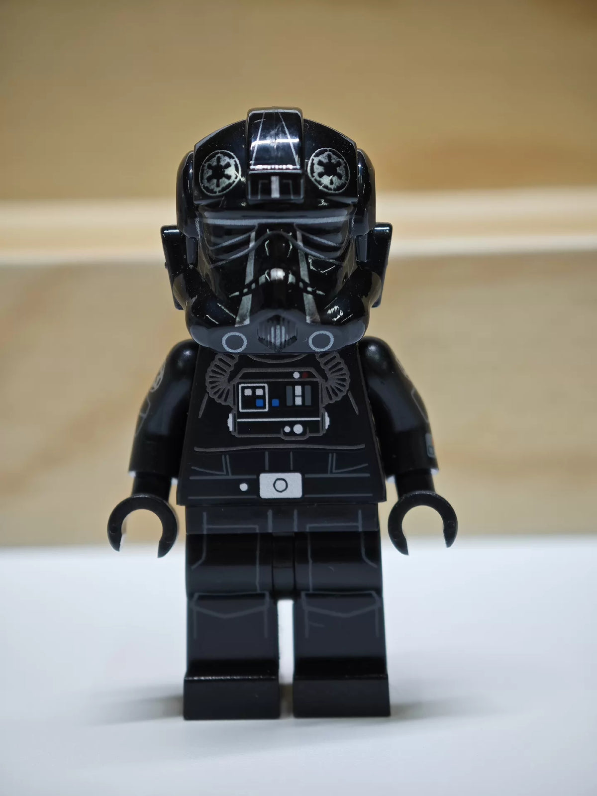 031026-toy-20 SW632 TIE fighter pilot with arm print good no oxidation cracks swing