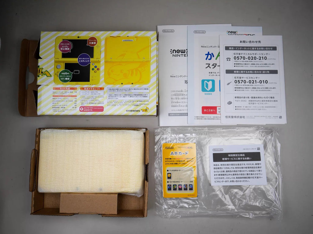 Nintendo new3ds ll handheld phone, new big three Pikachu limited edition, all original code, not cracked, color as shown in the picture, the box is complete, the whole is close to the new machine, figure 9 flaws, other no damage, the screen is not