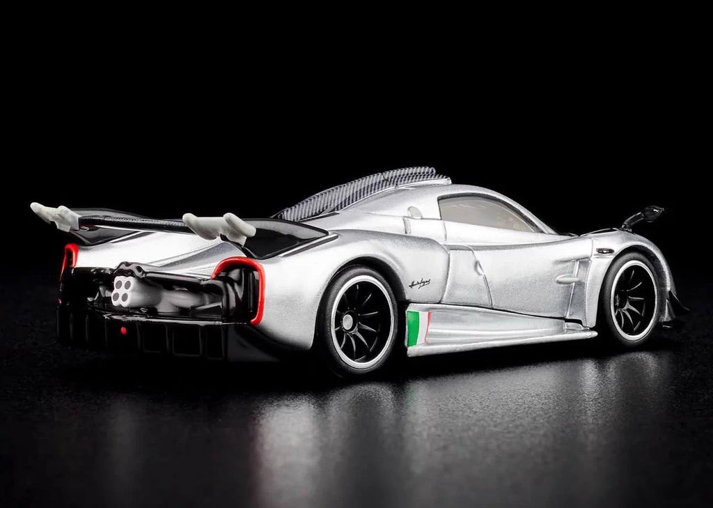 200926-toy-68 Hot Wheels RLC Exclusive 21 Pagani Huayra Silver Front Cover Detachable Crystal Coffi