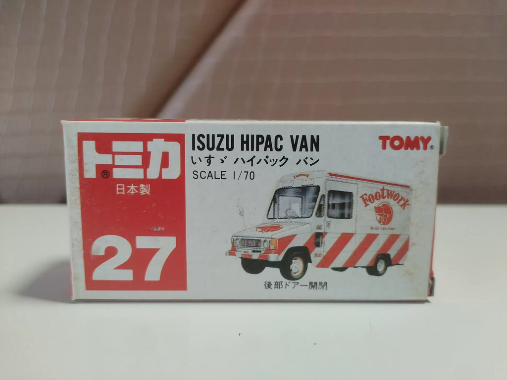 150926-toy-91 TOMICA 27 ISUZU HIPAC VAN
