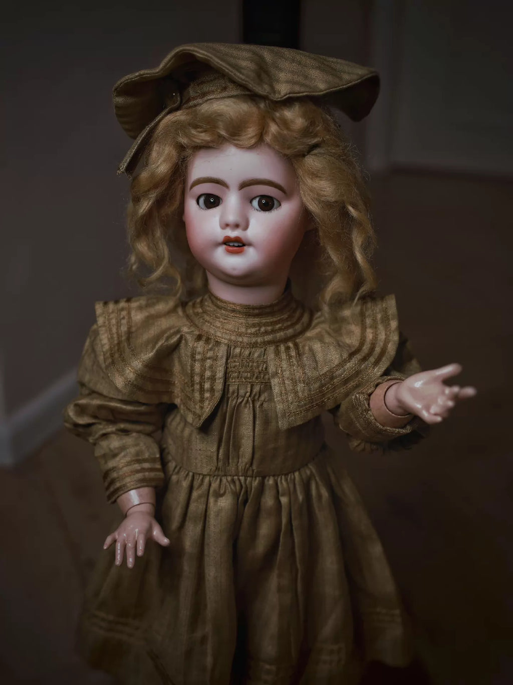 081026-toy-25 fabo sfbj french antique ceramic doll