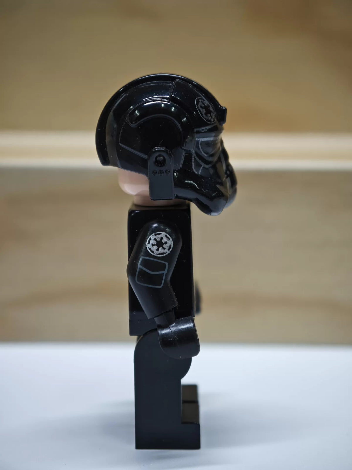 031026-toy-20 SW632 TIE fighter pilot with arm print good no oxidation cracks swing