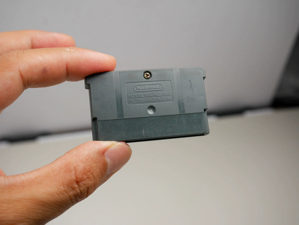 GBA game, the legendary Staffey generation, genuine cassette, color as shown in the picture, the box is full, the overall state is average, the side of the box is bruised, the function is normal, and the transparent protective box is delivered.