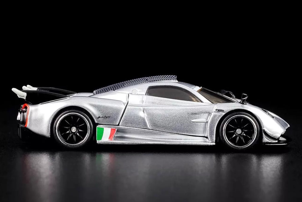 200926-toy-68 Hot Wheels RLC Exclusive 21 Pagani Huayra Silver Front Cover Detachable Crystal Coffi