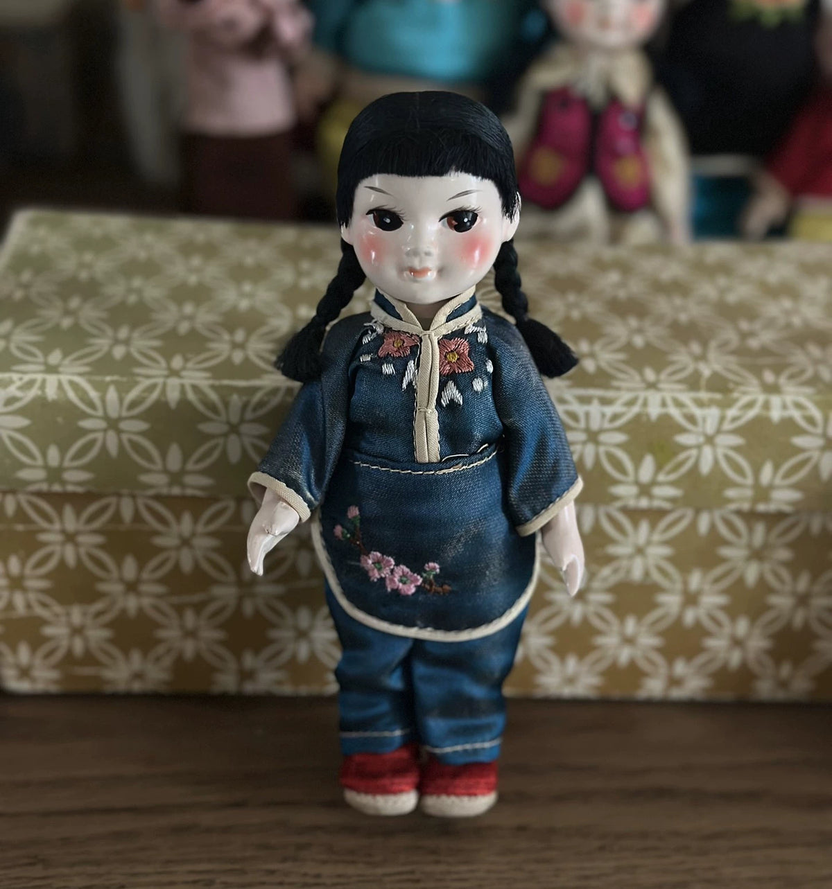 040926-doll-75 Antique Dolls Chinese Ethnic Dolls Embroidered Dolls