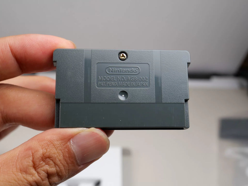 120926-toy-41 GBA game, flame emblem, holy devil light stone, original genuine, color as shown in the picture, box said to be full, medieval fine, card chip memory, normal function, free shipping transparent protective box.