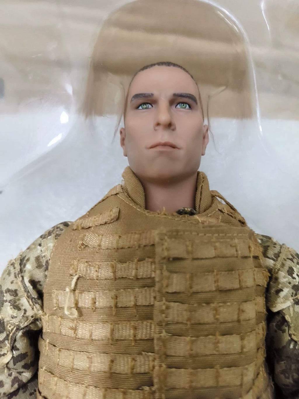 161026-toy-14 hottoys military out-of-print M249 machine gunner unpacked and undispl Used