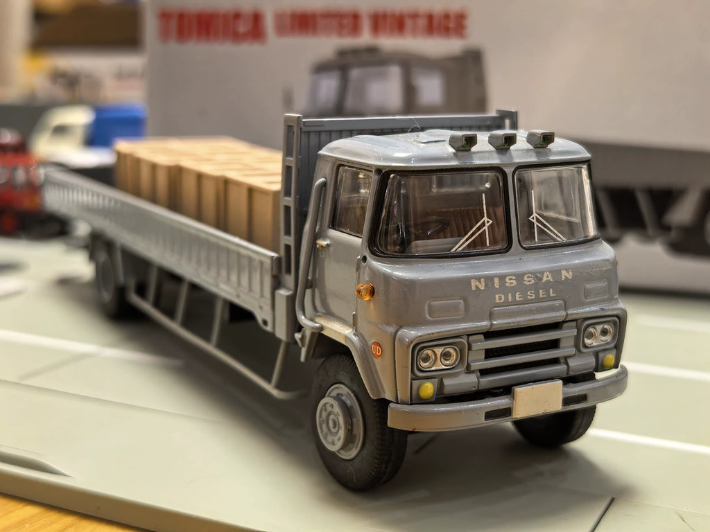 260926-toy-82 Tomica Limited Vintage TLV LV-108a Truck Tommy 1/64