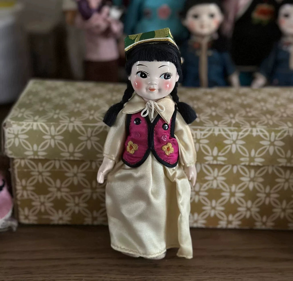 040926-doll-51 Antique Dolls Chinese Ethnic Dolls Embroidered Dolls