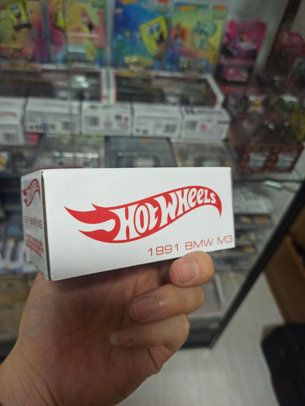 260926-toy-125 Hot Wheels RLC bovine blood red BMW the box is intact sticker still there what you ne New