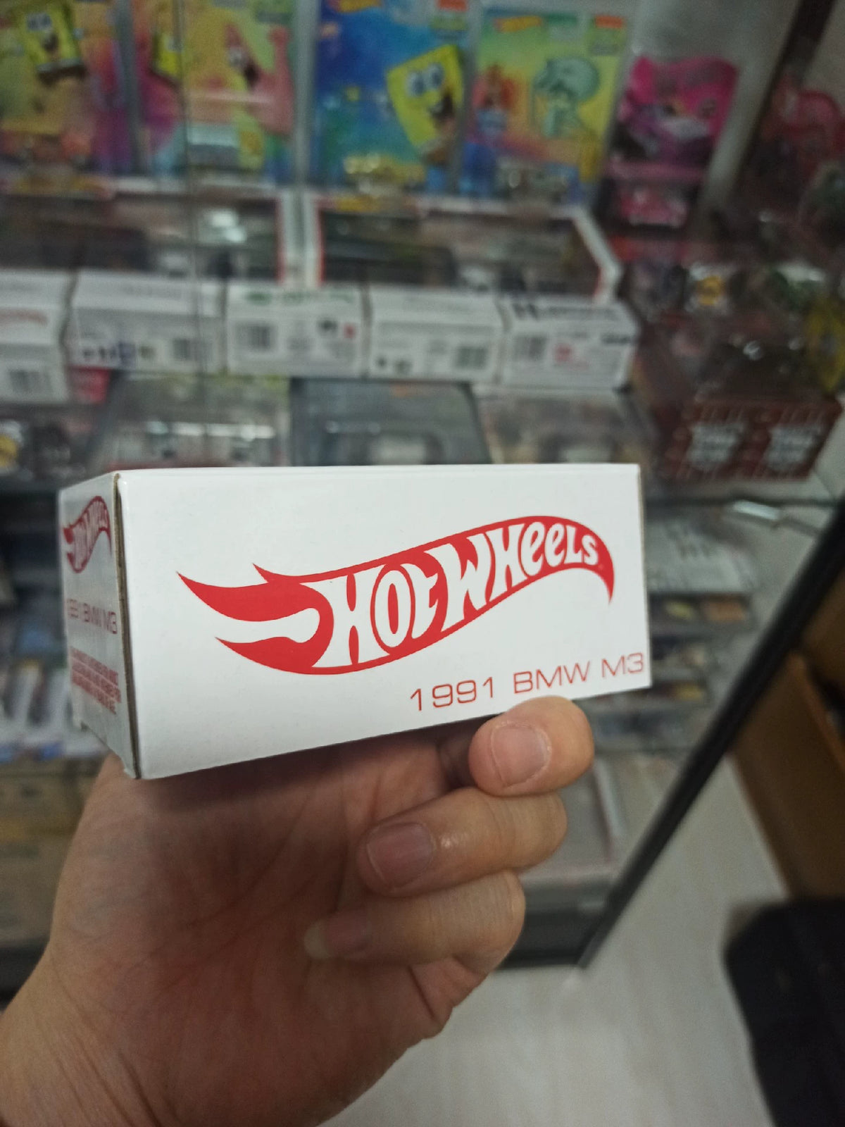 260926-toy-125 Hot Wheels RLC bovine blood red BMW the box is intact sticker still there what you ne New
