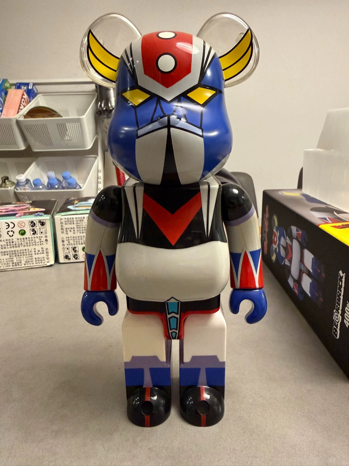 131026-toy-5 Bearbrick Iron Armored Almighty Man UFO Demon God Grundessa 400 Giant Spirit Big