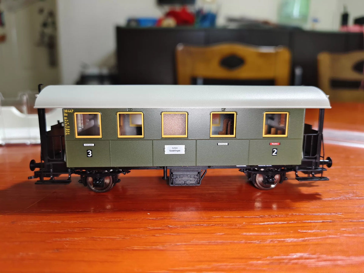 051026-toy-2 Fleischmann two-axle bus 1 section HO proportion