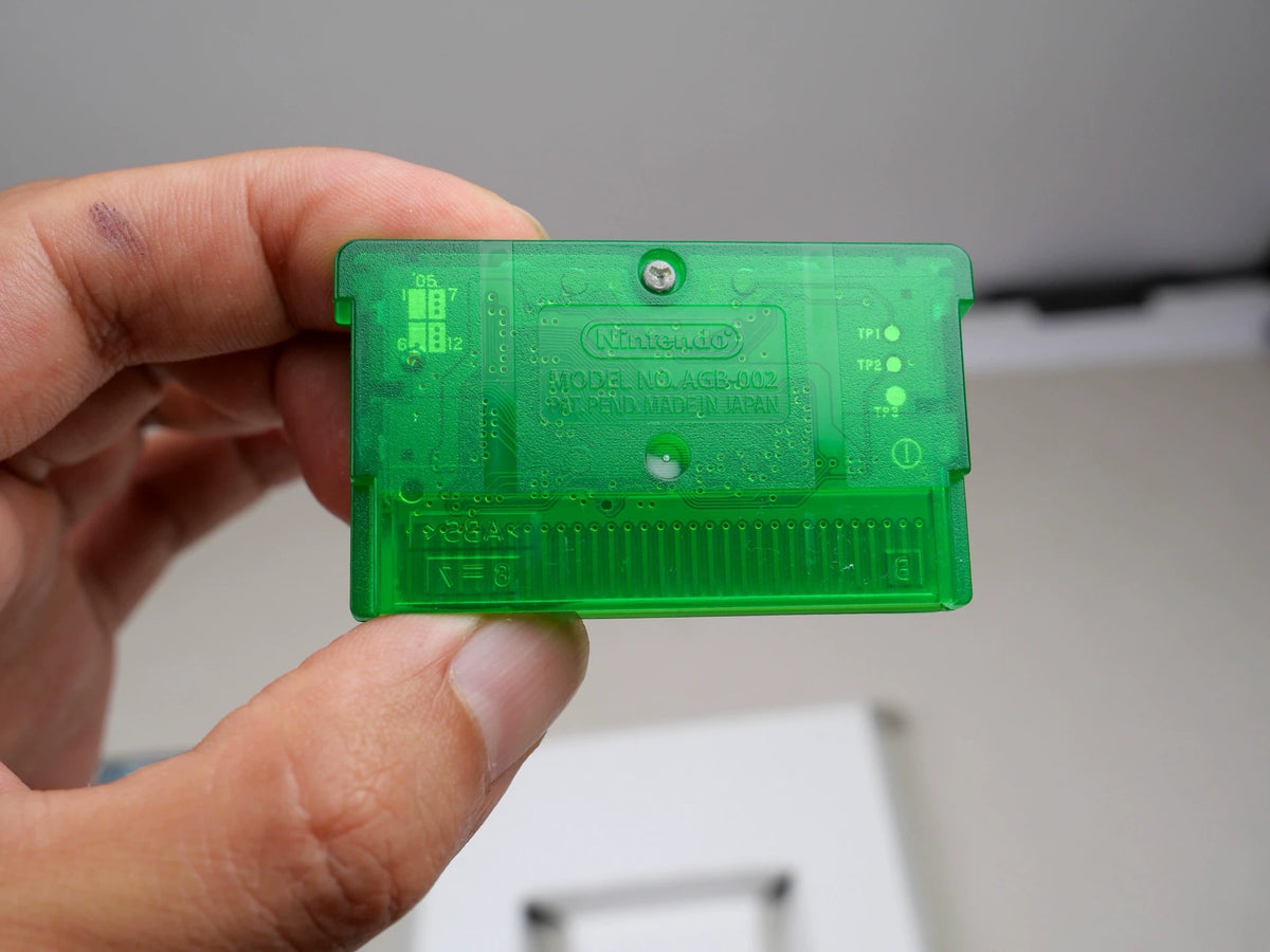 120926-toy-52 GBA game, Pokemon, emerald, original genuine card tape, color as shown, reprint, box said full of paper products, medieval beauty, normal and archive, including shipping transparent protective box.