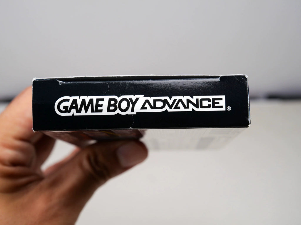 GBA game, motorcycle GP, original genuine cartridge, rare, coloring as shown in the figure, the box is full, the overall condition is very good, the side of the box is slightly indented, the chip memory, the function is normal, and the transparent