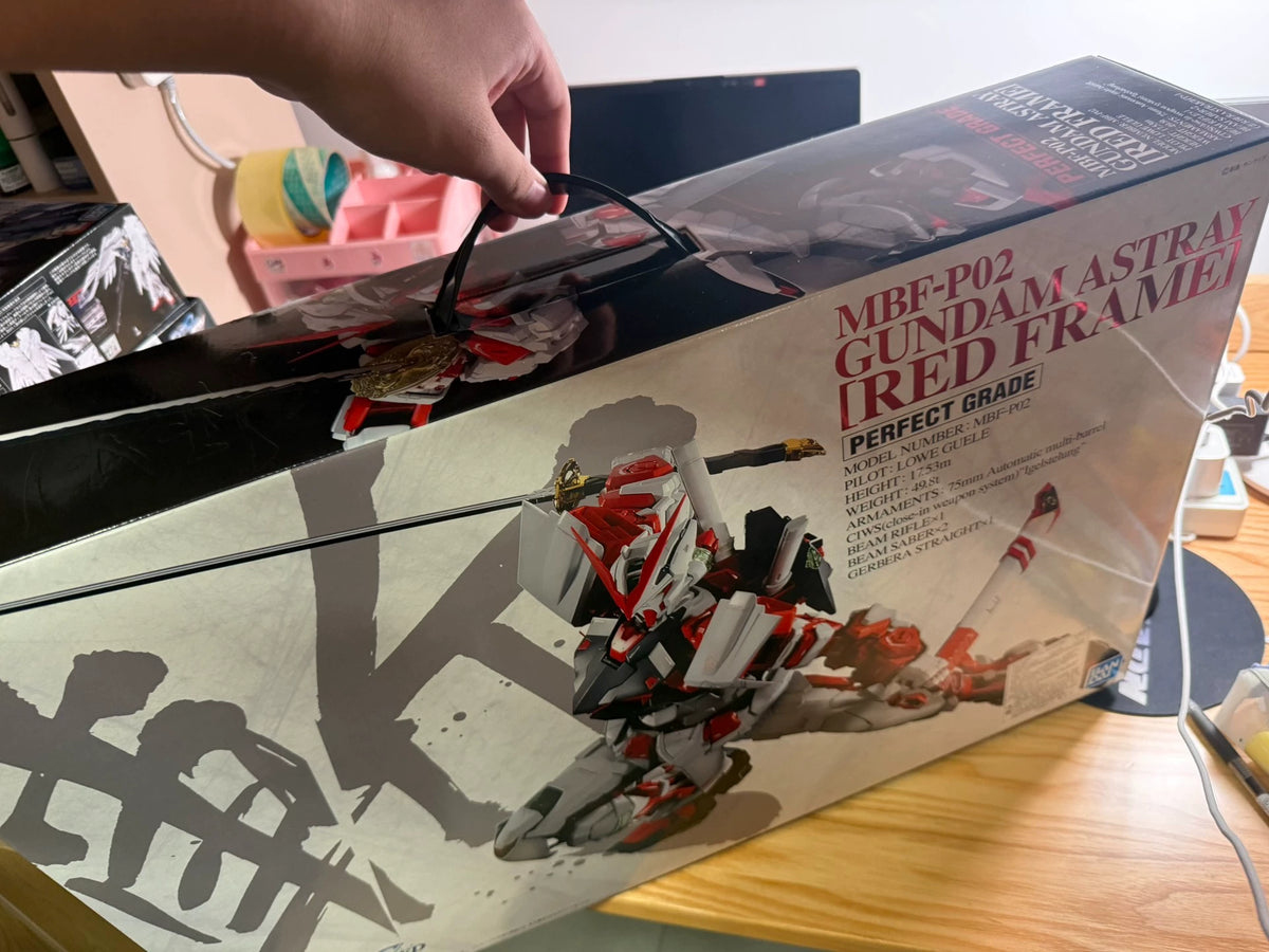 101026-toy-13 Gundam Bandai PG 1/60 MBF-P02 Red Heresy