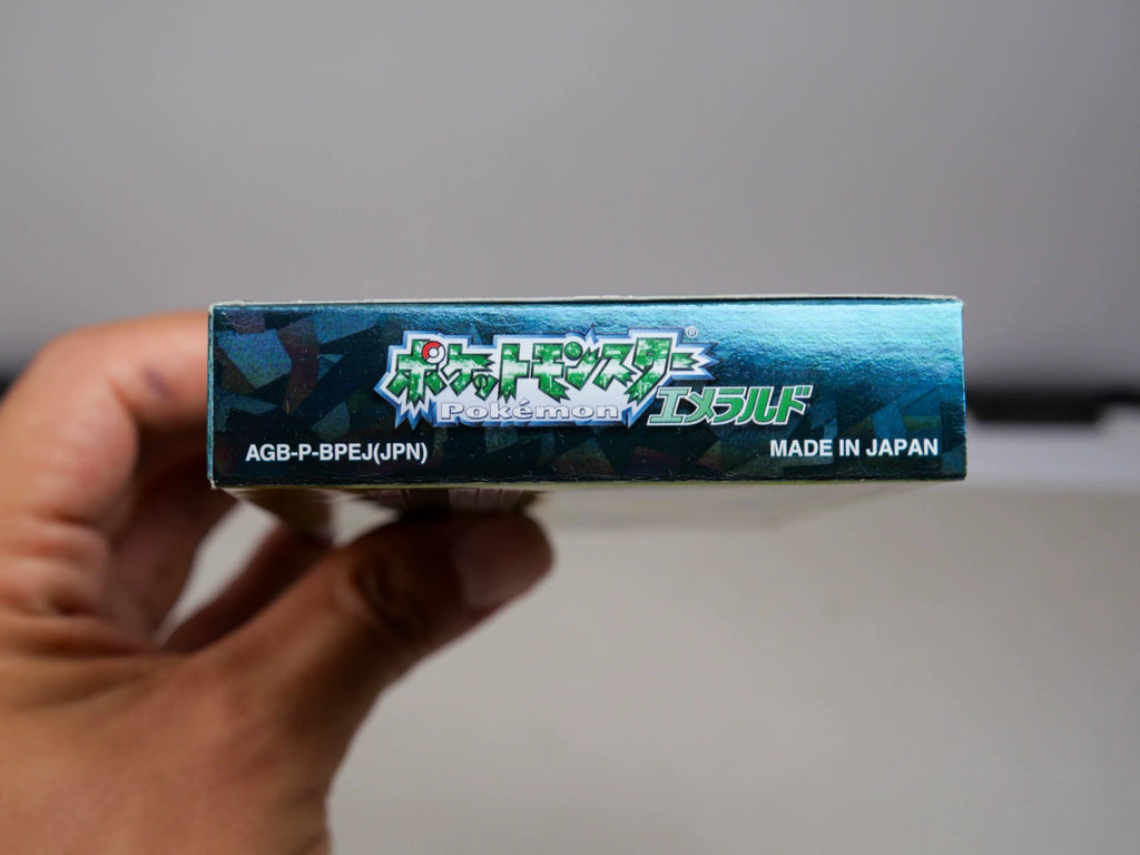 120926-toy-52 GBA game, Pokemon, emerald, original genuine card tape, color as shown, reprint, box said full of paper products, medieval beauty, normal and archive, including shipping transparent protective box.