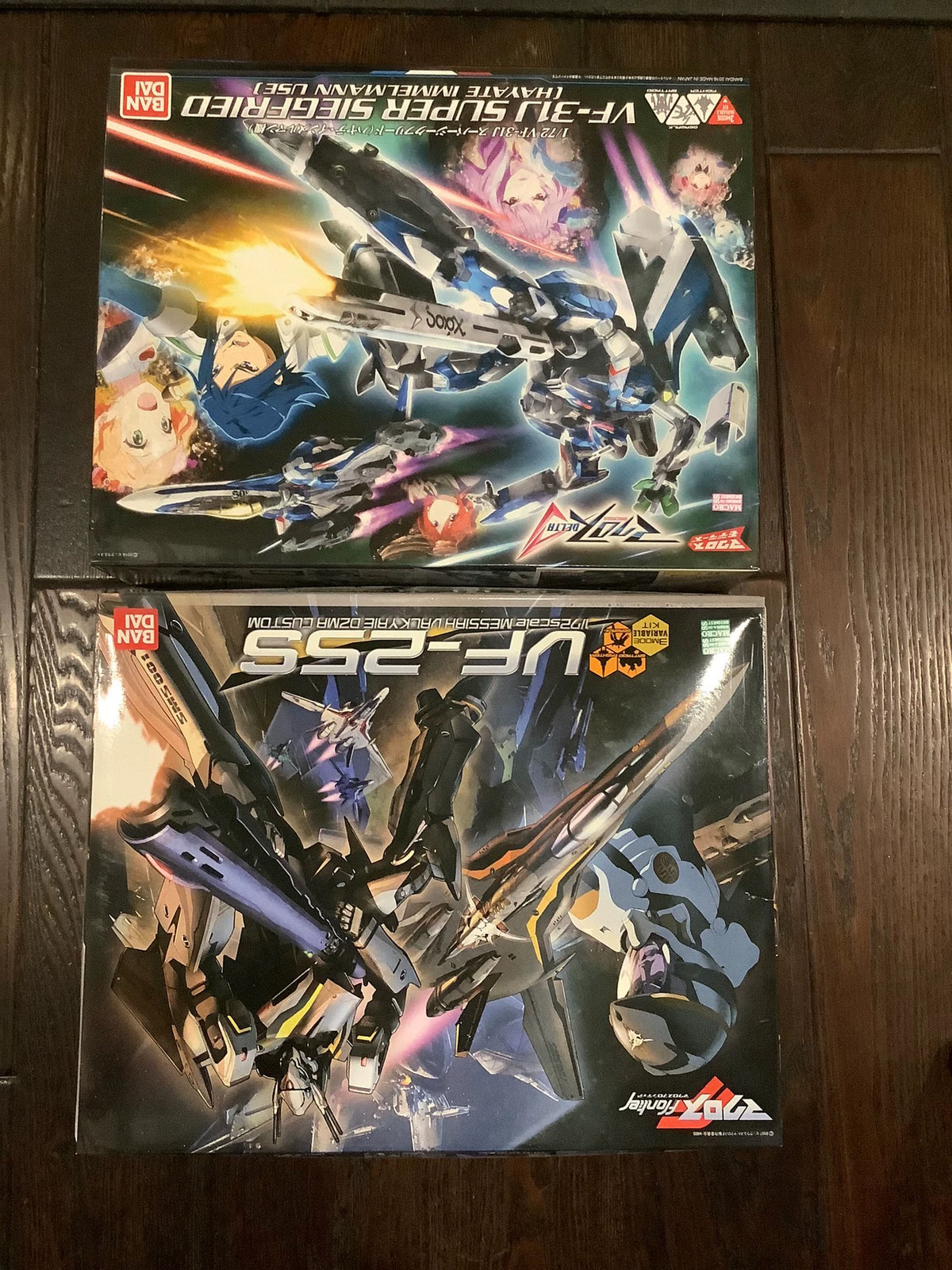 290926-toy-1 Bandai Two boxes of the macross frontier Battlestar mg model are brand and co New